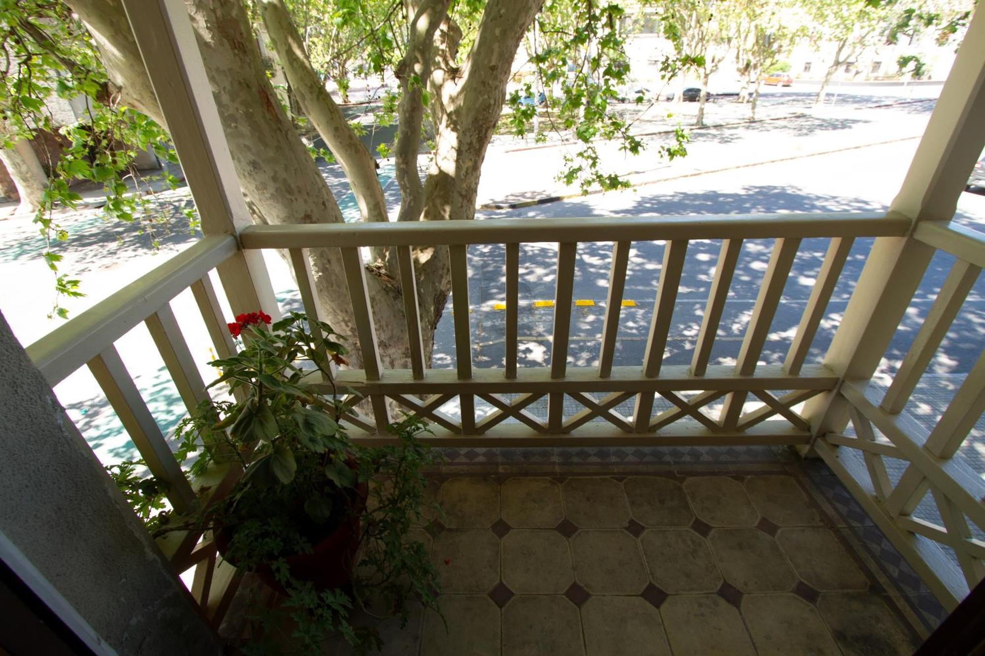 Yh Hostel Montevideo Exterior photo